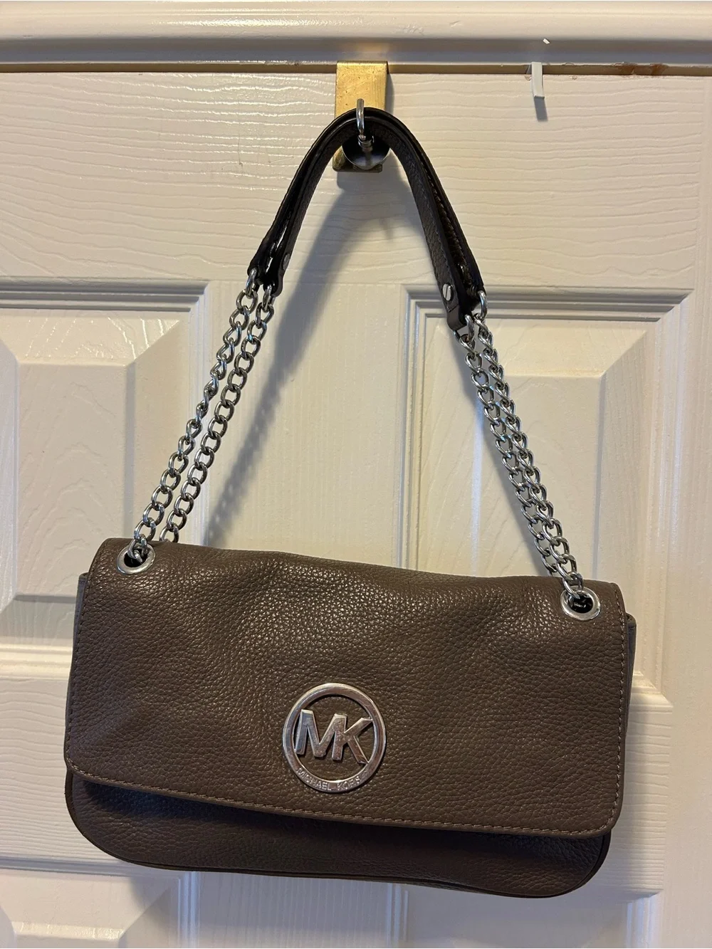 Michael Kors Vintage Y2K Taupe Pebbled Leather Shoulder Bag with Silver Chain
